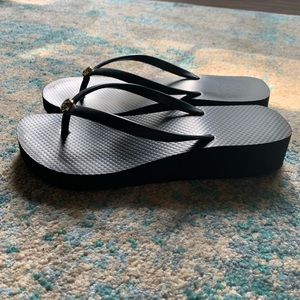 Tory Burch black platform flip flops size 8